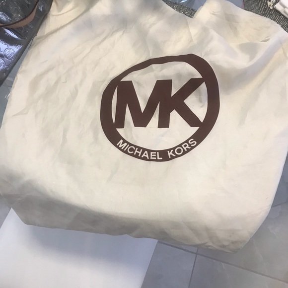 Michael Kors purse - Picture 8 of 8